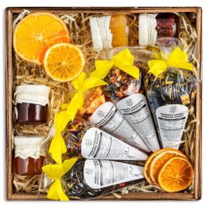 Zestaw HERBAT W ROŻKU kosz prezentowy konfitury UPOMINEK